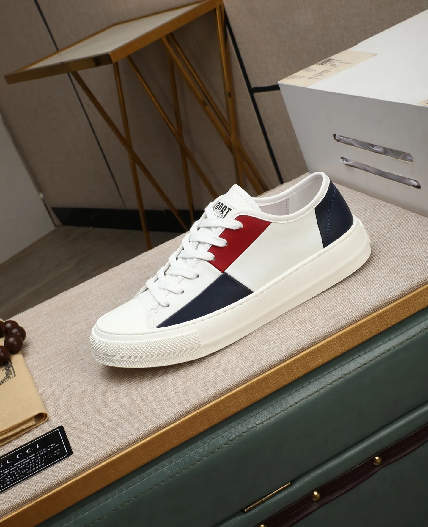 Men's men's shoes 💰440 GUCCI🔍🔍The latest model is on sale at the same time at the counter. Original calfskin imported from Italy, genuine leather lining, (high-end, noble, and classy) with exquisite workmanship. Sole: Original sole provided by the original factory, ⚠Exclusive double-layer movable molded sole super comfortable⚠, real shot 🎬The real thing is better🔍🔍"High quality·Follow the order" Code number 38-44